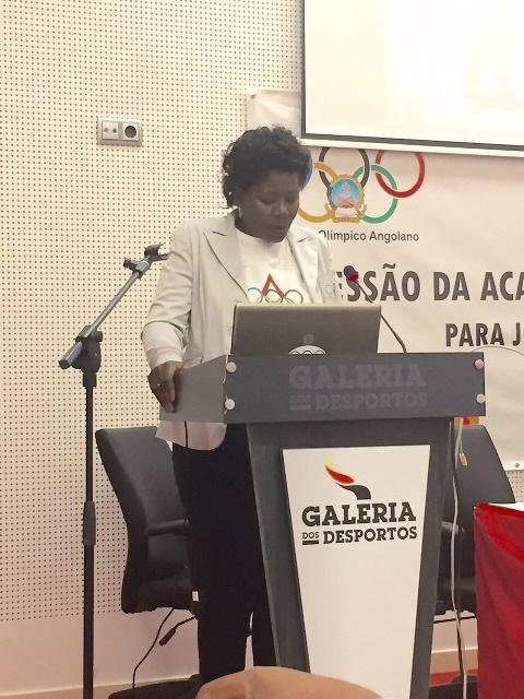 Directora da Academia Dra Sara Tavares