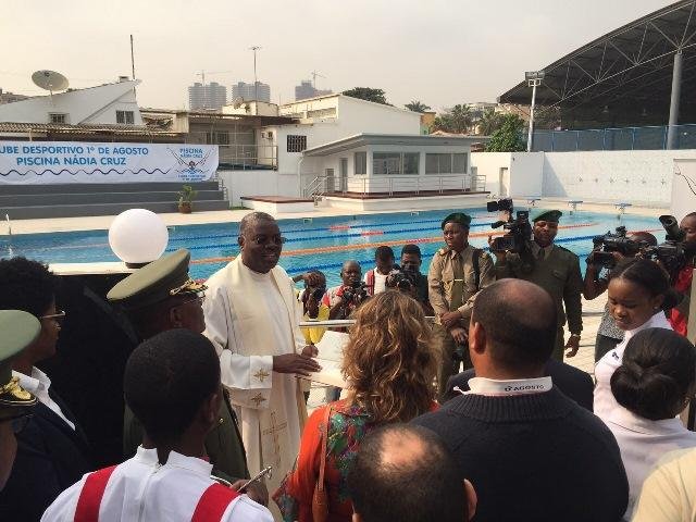 Momento de Oracao Piscina Nadia Cruz