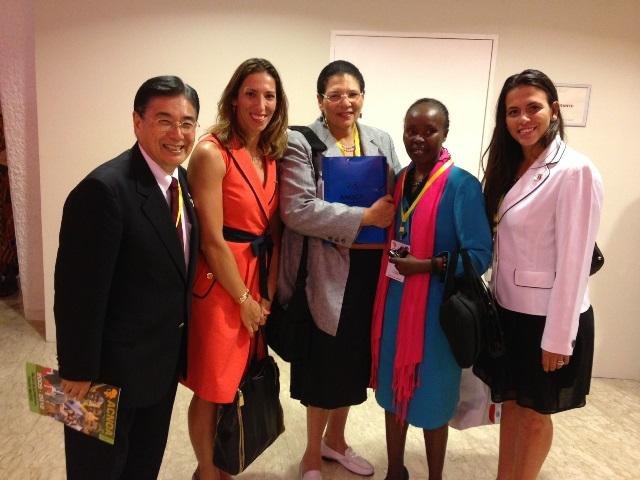 Presidente Mundial da Mulher e Desporto, e Olimpicas