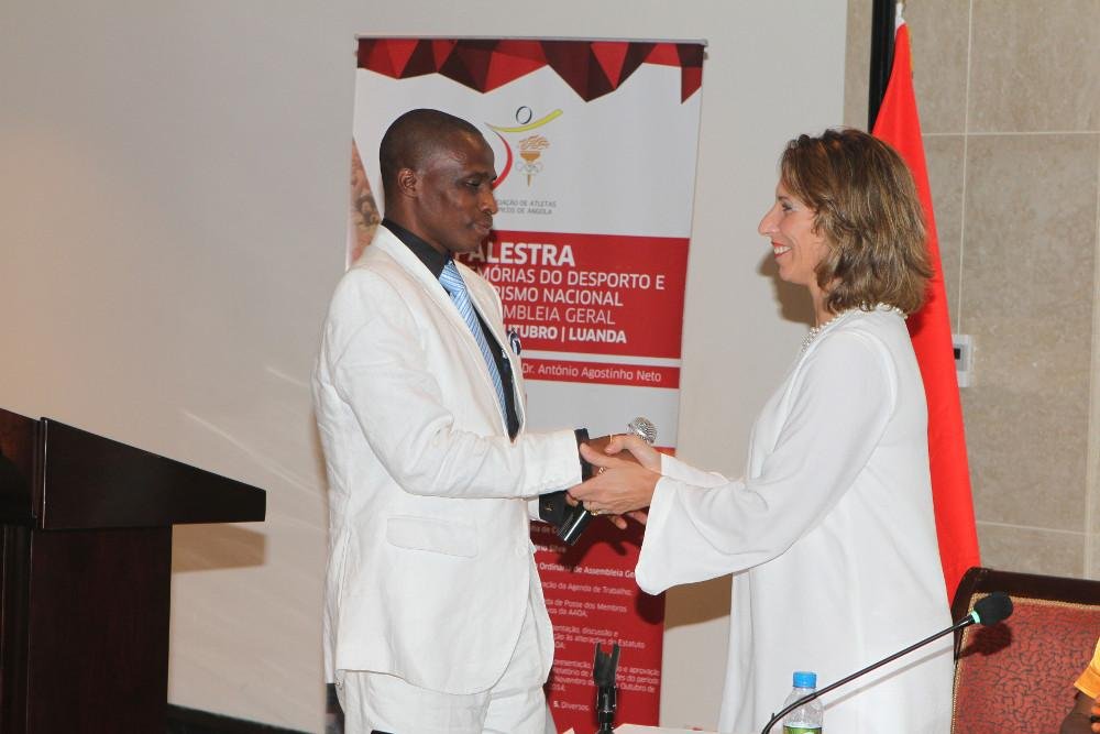 AAOA AG e Palestra Homenagem - Tomada de Posse pela  Presidente Nadia Cruz ao Membro Vogal Jou00E3o Ntyamba