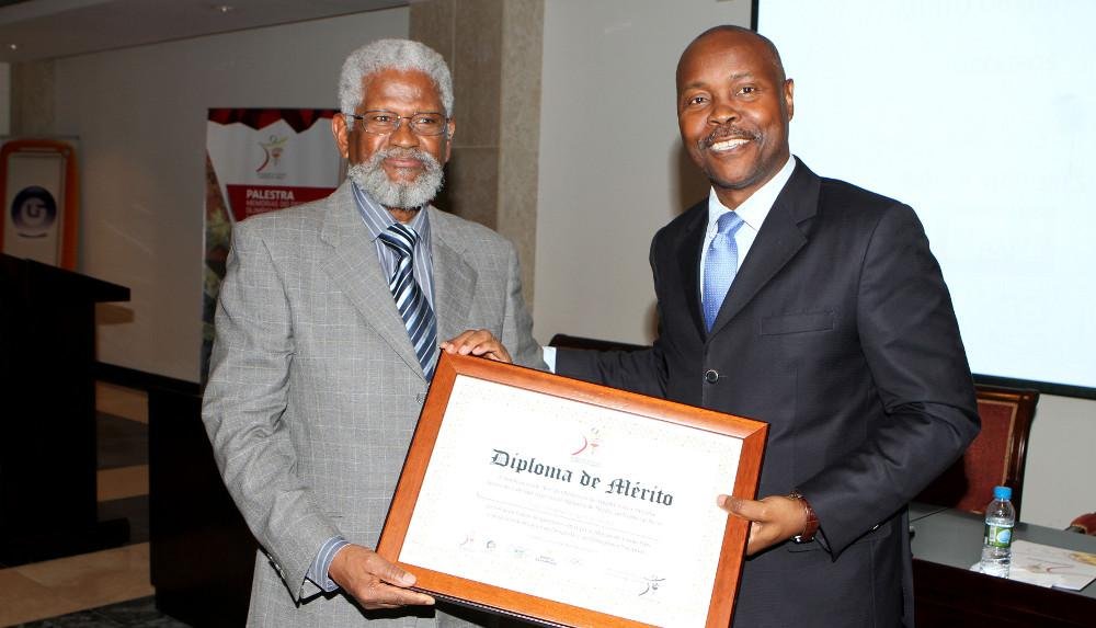 AAOA AG e Palestra Homenagem Eng Germano Araujo 2u00BA  Presidente COA - Entrega SE da Juventude e Desportos Dr Albino da  Conceiu00E7u00E3o