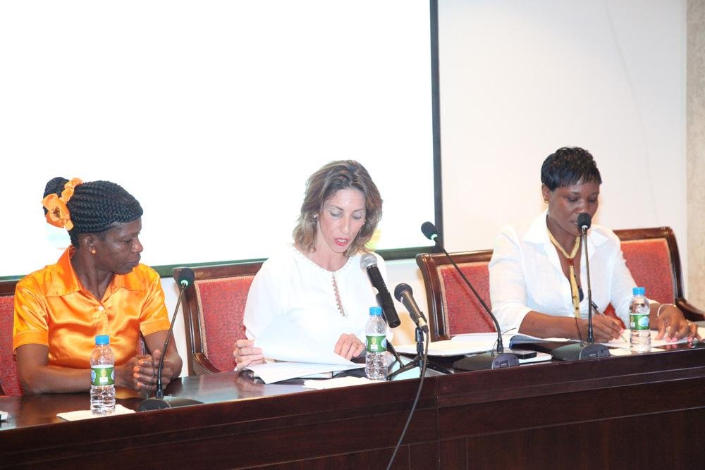 Mesa de Assembeia - Guilhermina Cruz, Nadia Cruz, Anica Neto