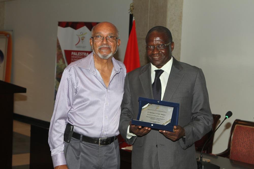 Homenageia Atleta Olimpico Edicao Jogos Olimpicos Moscovo 1984, Bernardo Manuel - Salma Entregue General -Rui de Sa - Dibala