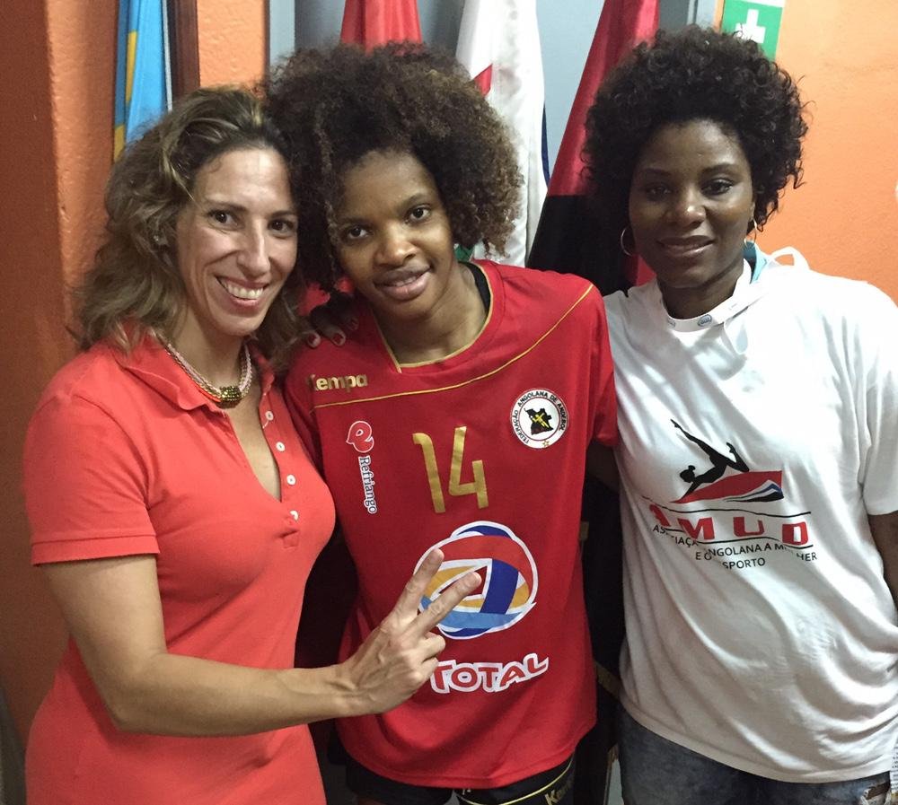 Nadia Cruz (Presidente da Associacao de Atletas Olímpicos de Angola) Natalia Kiala (Capitan da Selecao) e Maria Odeth Tavares (Presidente da Associacao Mulher e Desporto) Festejam a Vitoria