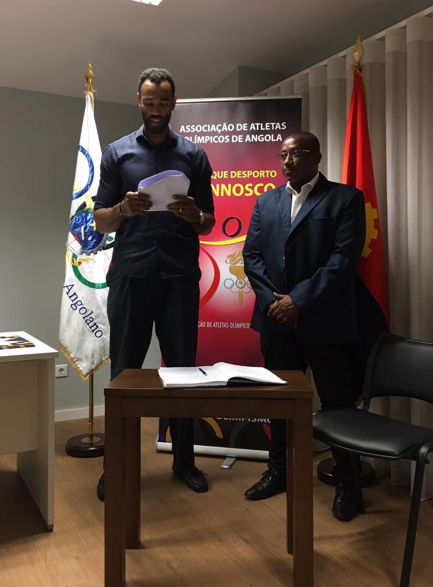 Vice Presidente de Direcção Joaquim Gomes a Ler o Compromisso de Honra