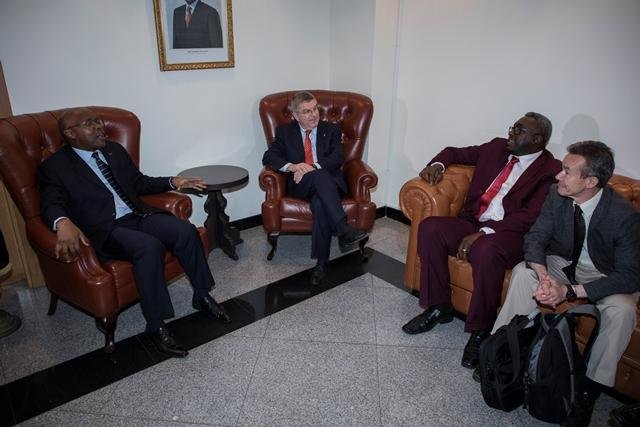 IOC Presidente com Sr Ministro e Presidente do COA