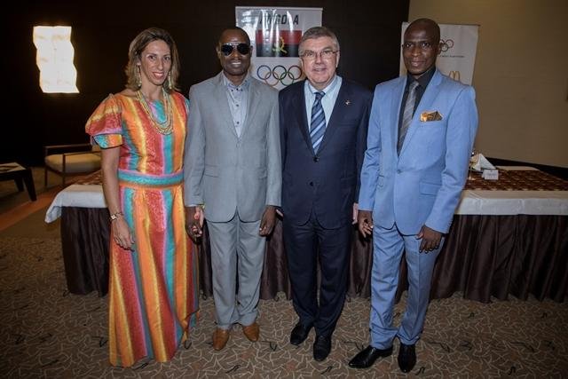 IOC Presidente e Olimpicos Nadia Cruz, Jose Sayovo e João Ntyamba