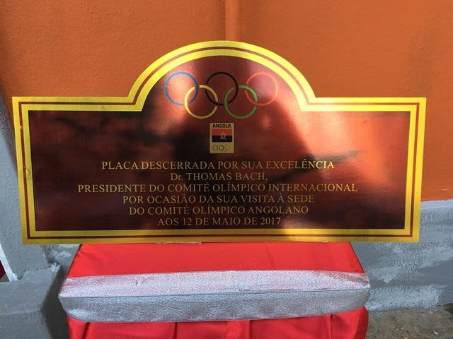 IOC Presidente Thomas Bach, Visita o Comité Olimpico Angolano