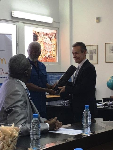 II Presidente do COA Germano Araujo a Ofertar ao Membro do IOC