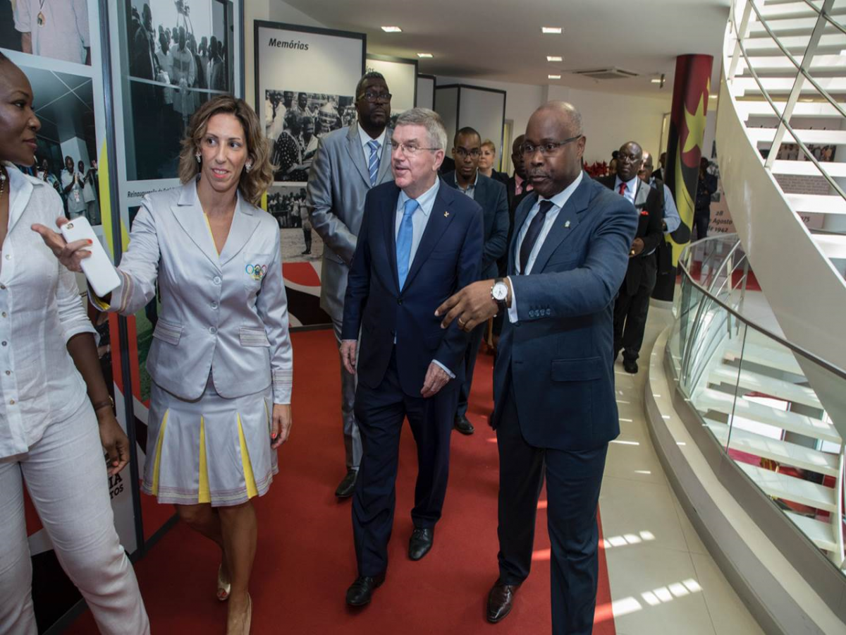 Visita ao Escritorio da AAOA