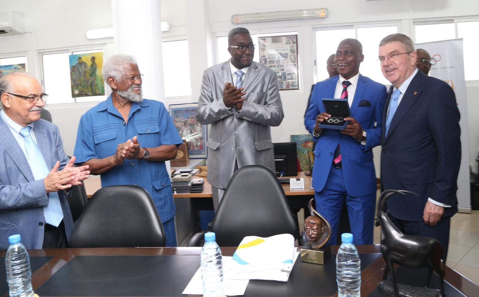 Homenagem ao João ntyamba com a Medalha dos Anéis Olímpicos