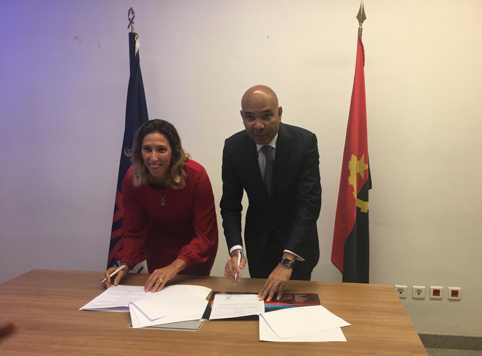 Atletas e ENSA Seguros de Angola Firmam Parceria