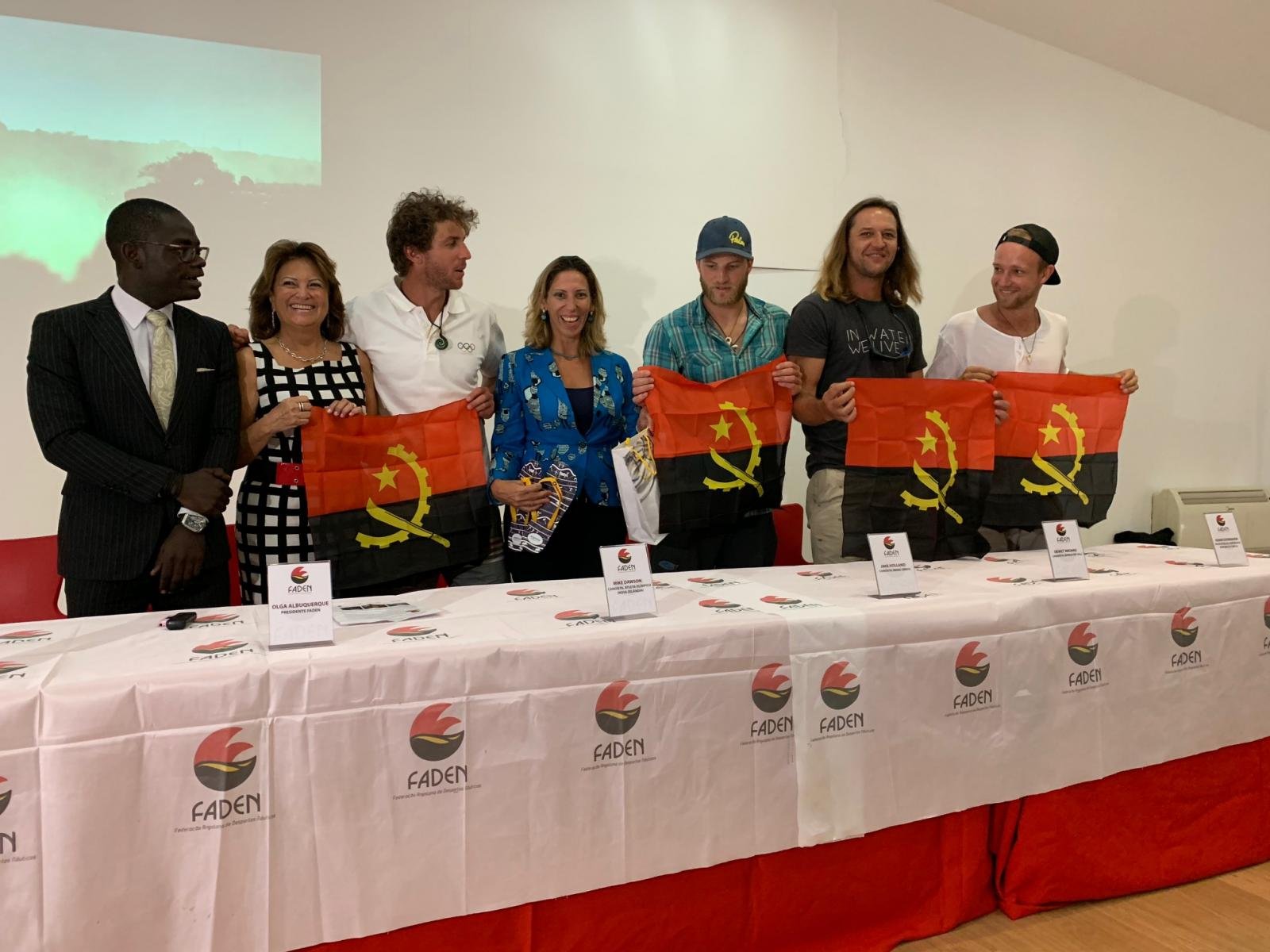 Olímpico Canoisca Mike Dawson da Nova Zelandia em Angola