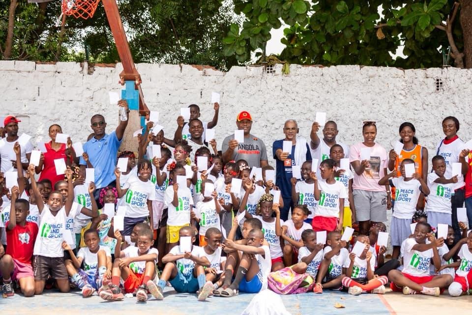 Desporto é Paz, Huíla Forminguinhas e Olímpicos Reunidos Pela Paz e Desporto White Card