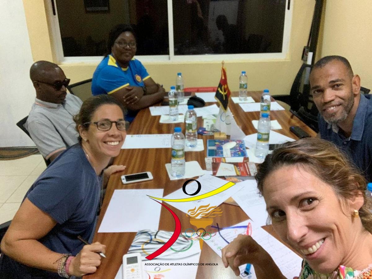 A direcão da AAOA esteve reunida opinou sobre a Acta da ultima reunião e direção