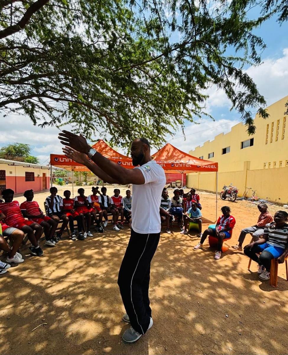 AAOA, Unitel, Lar da Nazaré 1