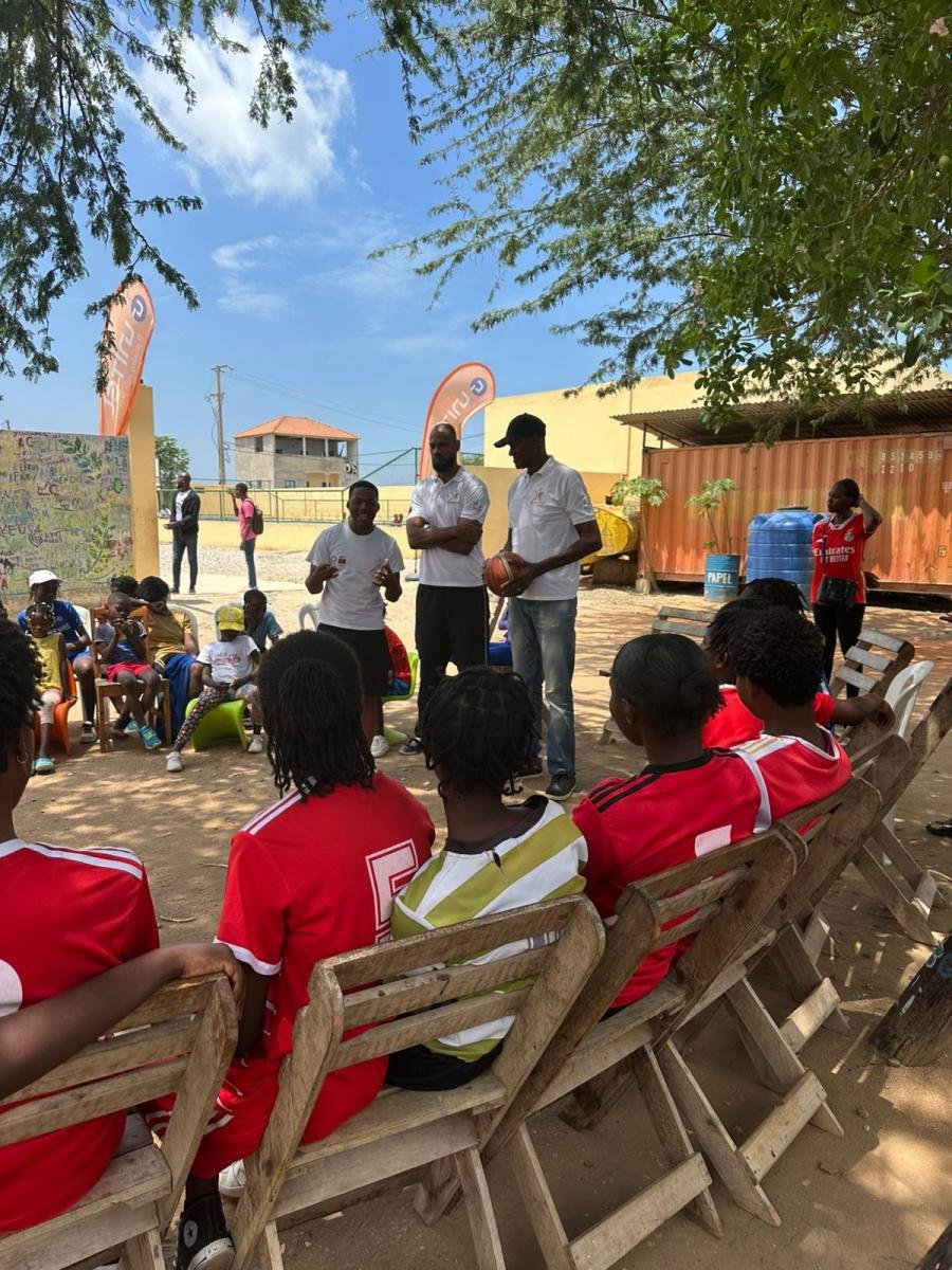 AAOA, Unitel, Lar da Nazaré 2