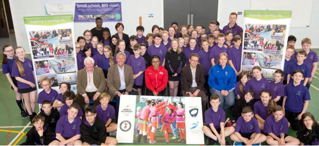 A World Fit irá Caminhar pelo Rio 2016 – Olympians help launch World Fit 2016 with Walk to Rio