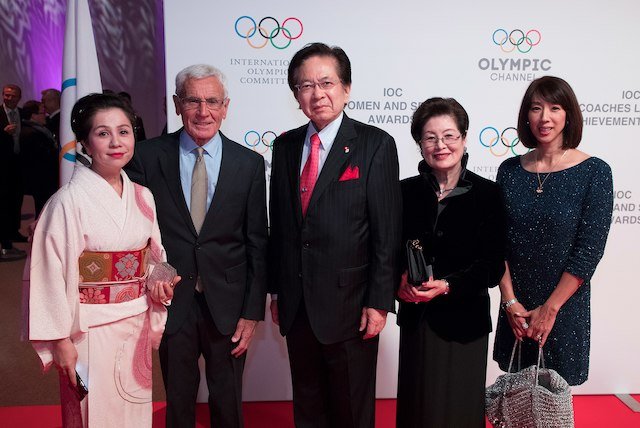 Os Treinadores Vencedores 2 da esquerda e 2 da Direita