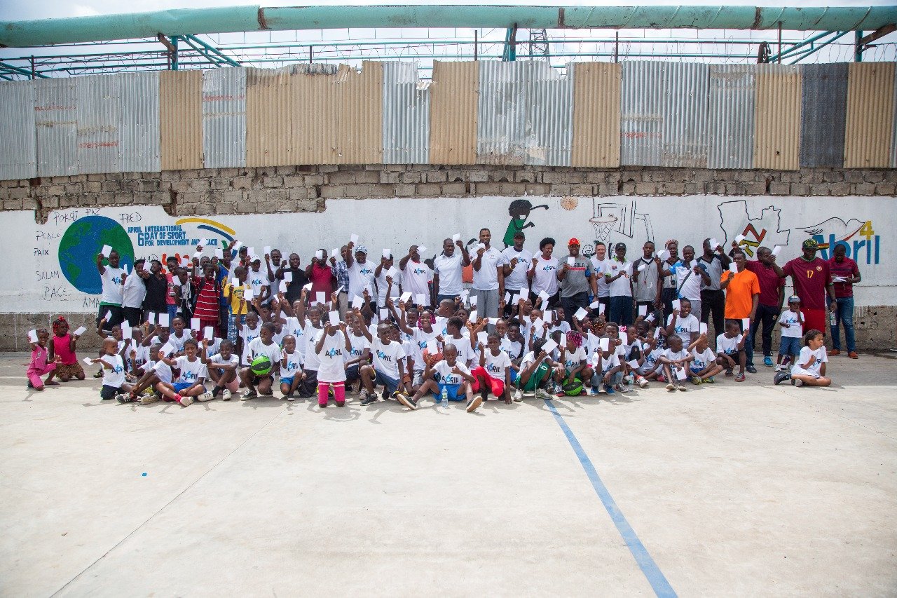 Paz Desportivo com Mini Basquetebol – Escola Desportiva dos Formigas do Cazenga